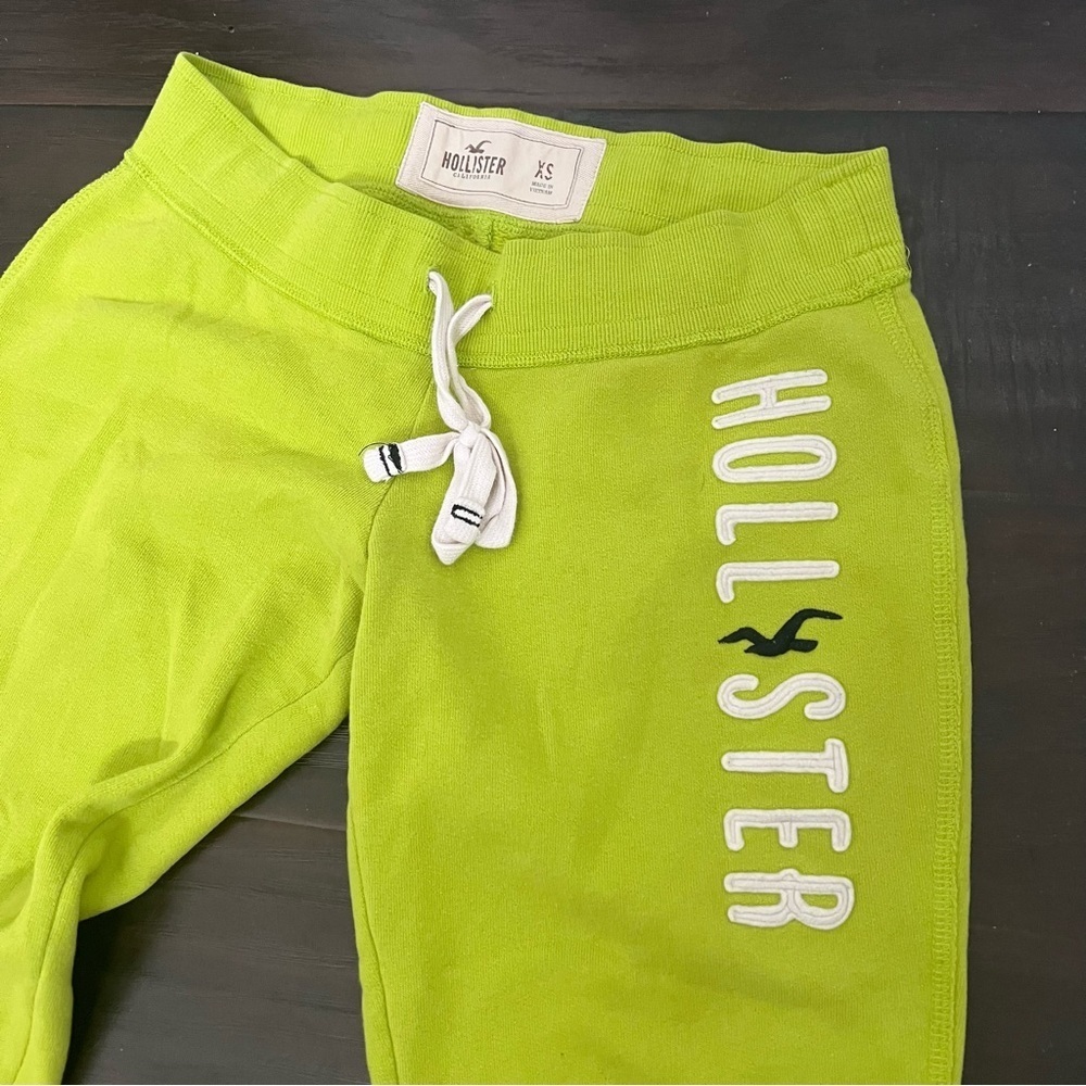 Hollister Y2K Neon Green Capri Sweatpants Low Rise Logo Joggers XS - Picture 3 of 4
